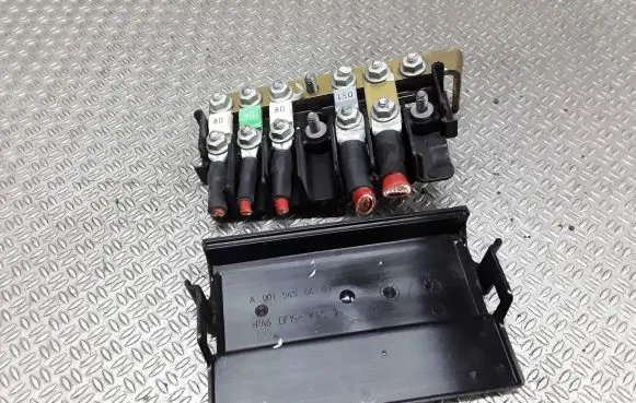 Mercedes-Benz Sprinter W906 Fuse module A0015456403