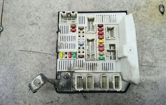 Renault Kangoo II Central body control module 8201044237