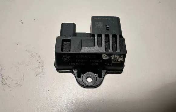 BMW 5 GT F07 Glow plug pre-heat relay 8519472 121212 0522140104