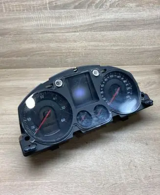 Speedometer (instrument cluster)