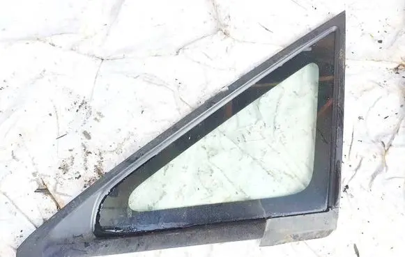 Mazda Premacy Front triangle window/glass nsgm3108 43r-005834