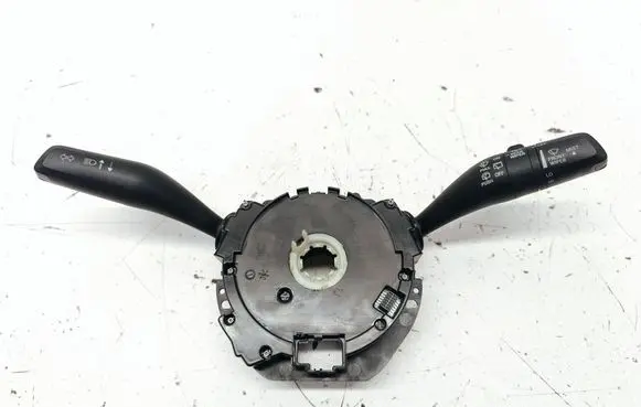 Chrysler Pacifica Wiper turn signal indicator stalk/switch P68360889AC 68360889AC