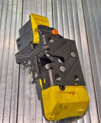 Volvo S60 Rear door lock 30663048
