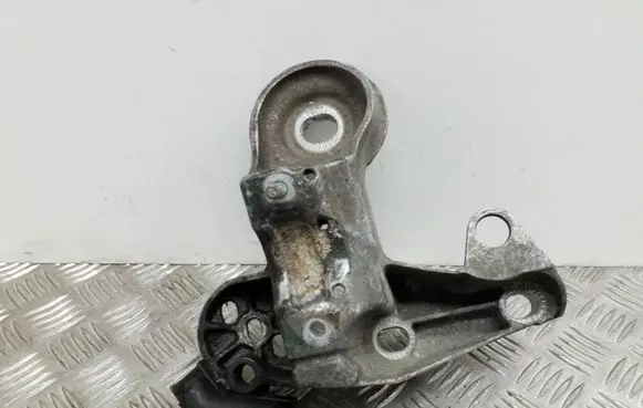 Audi A4 S4 B6 8E 8H Engine mounting bracket 8E0199352F