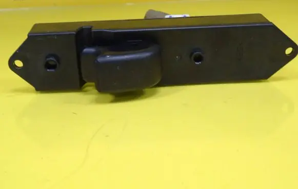 Mitsubishi Galant Electric window control switch MR252818