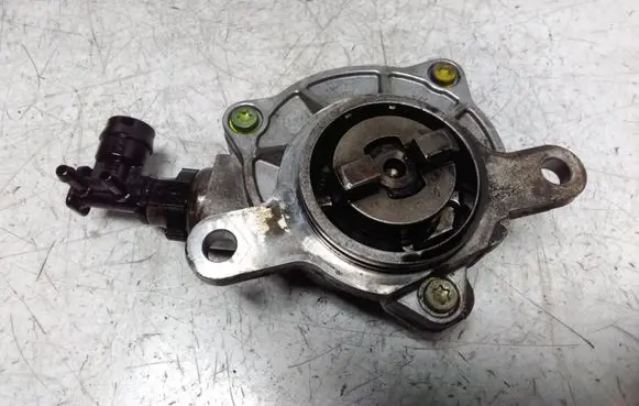 Renault Laguna II Vacuum pump 8200102535 B460251