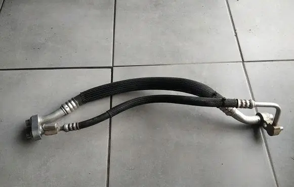 Jeep Cherokee Air conditioning (A/C) pipe/hose 68103257AC