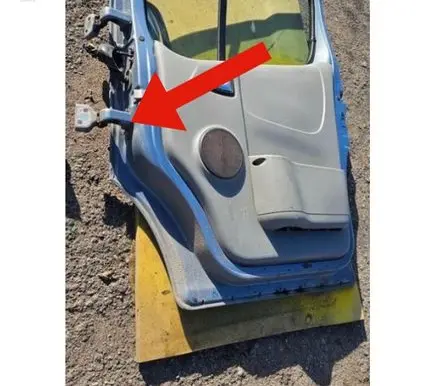 Opel Vivaro Front door lower hinge 311772M GM66380