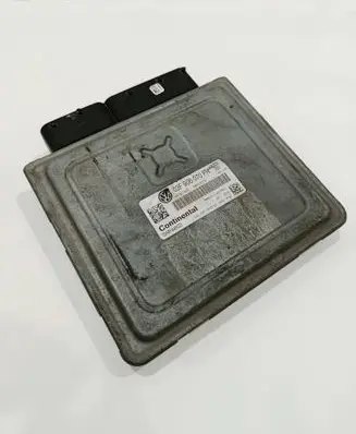 Volkswagen Polo V 6R Engine control unit/module 03F906070FR 03E907309K S1M0S1023A