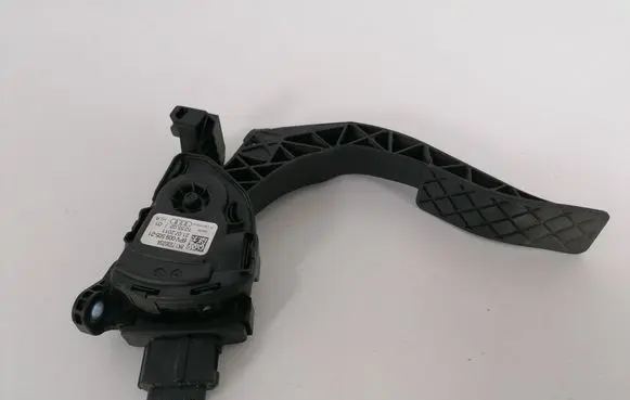 Audi A6 S6 C7 4G Accelerator throttle pedal 8K1723523A