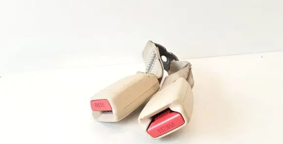 Middle seatbelt buckle (rear)