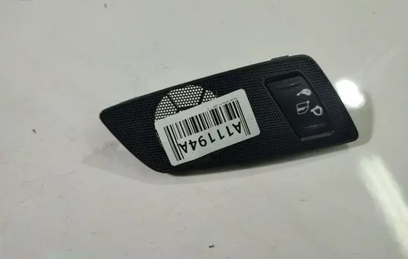 Skoda Octavia Mk2 (1Z) Electric window control switch 