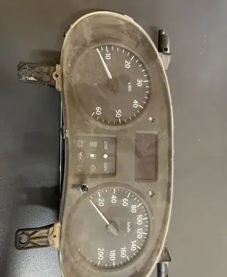 Renault Trafic II (X83) Speedometer (instrument cluster) 216709164 281128045