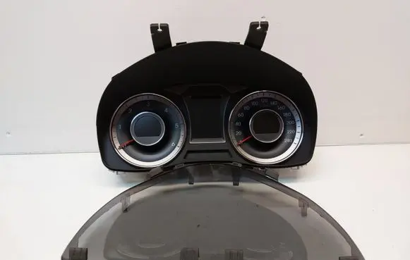 Hyundai i40 Speedometer (instrument cluster) 940013Z400 1164001470 1164201070