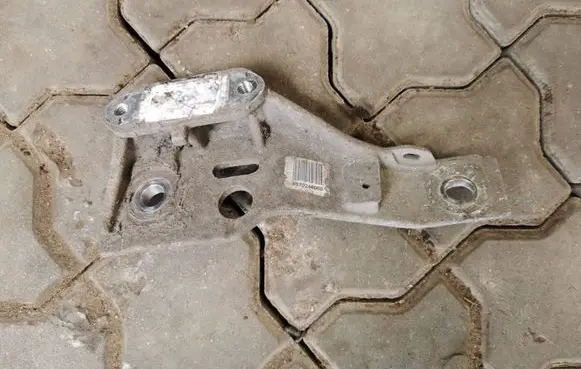 Peugeot 508 Sway bar bush bracket, rear 9670246080