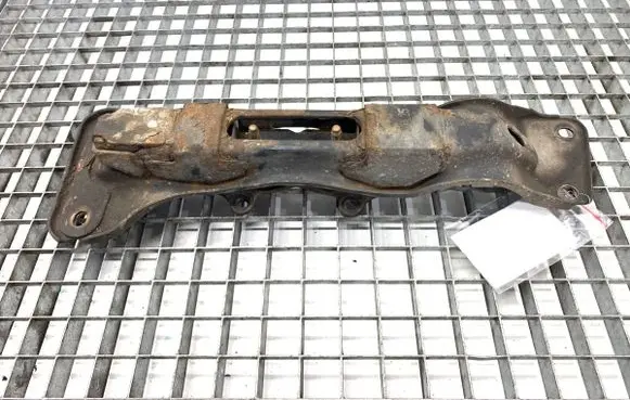 Infiniti Q50 Gearbox mount 