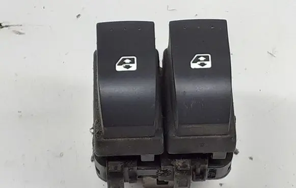 Renault Megane II Electric window control switch