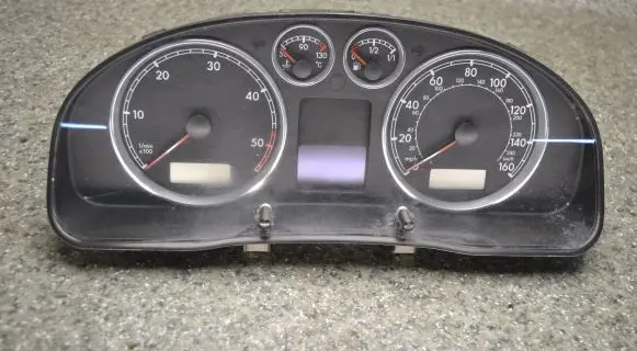 Volkswagen PASSAT B5.5 Speedometer (instrument cluster) 3B0920929A 260804091109 VWZ2Z0D0306771