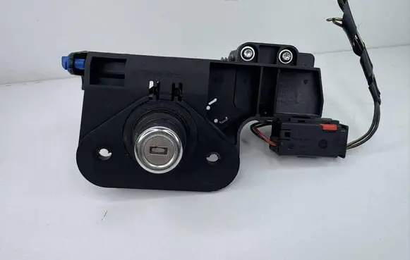 Opel Meriva A Tailgate exterior lock 09183495 26022004F 32505603
