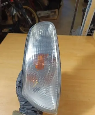 Mazda 626 Front indicator light 21061612