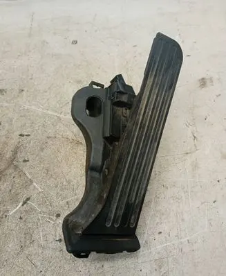 Volkswagen PASSAT B6 Accelerator throttle pedal 1K1721503L 6PV00860000