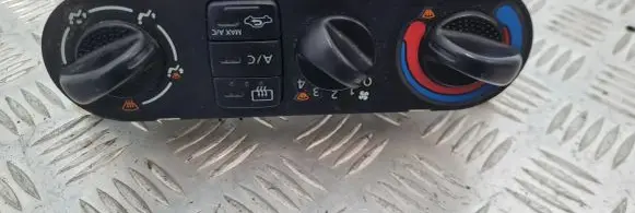 Nissan Terrano Climate control/heater control trim 