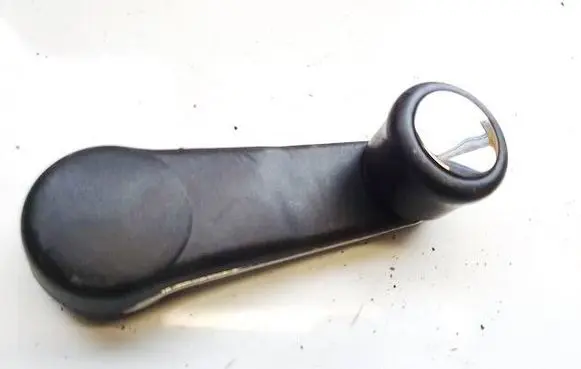 Volkswagen PASSAT B5 Front door window winding handle 