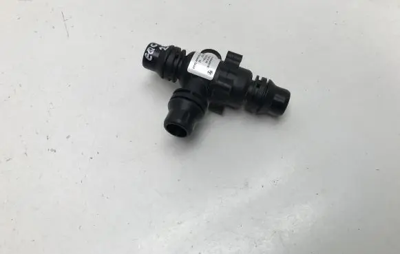 Mercedes-Benz EQC Thermostat A0005010100