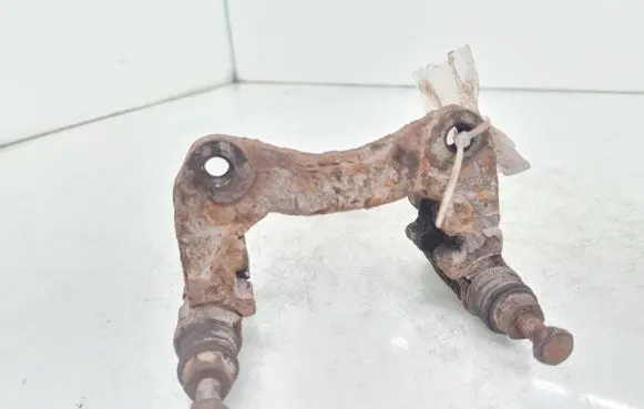 Audi 80 90 S2 B4 Brake caliper pad carrier rear