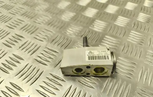 Opel Astra J Air conditioning (A/C) expansion valve 70180683 HFC134A