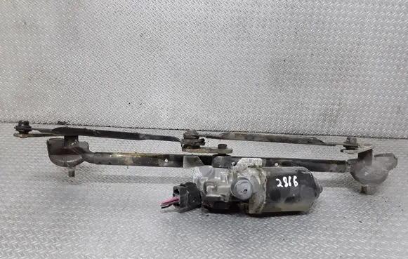 KIA Cerato Front wiper linkage and motor 981102F000