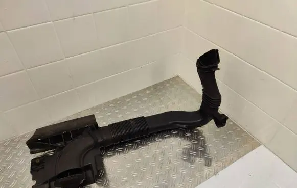 Ford S-MAX Air intake duct part AG919e635AC 1061976S01