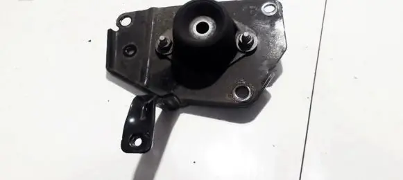 Citroen C4 II Engine mount bracket