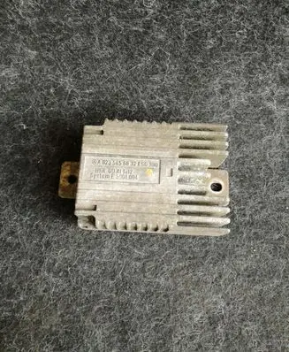 Mercedes-Benz A W168 Coolant fan relay A0275458032