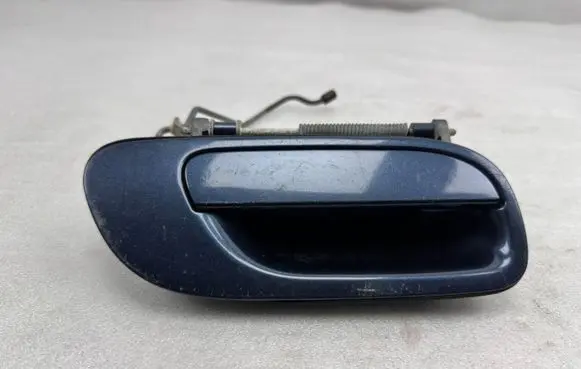 Volvo XC70 Front door exterior handle Z410
