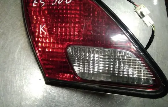 Lexus ES 250 - 300 - 330 Tailgate rear/tail lights KOITO3374