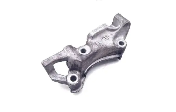 Peugeot 308 Engine mounting bracket 9673585780