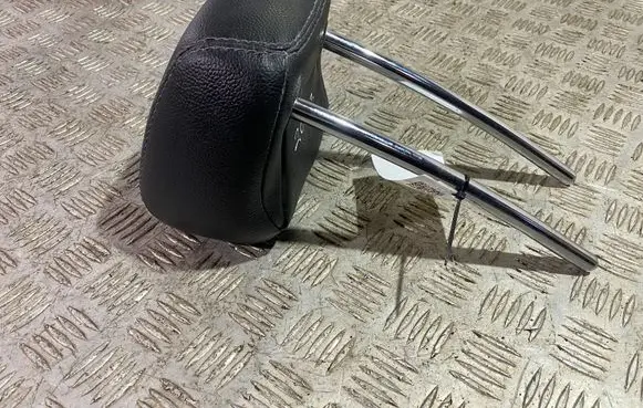 Mercedes-Benz C W205 Rear seat headrest 