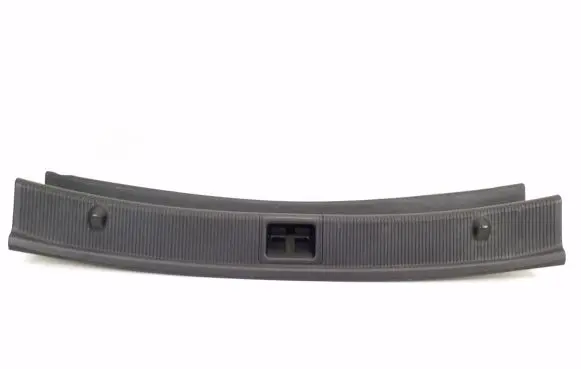 Trunk/boot sill cover protection