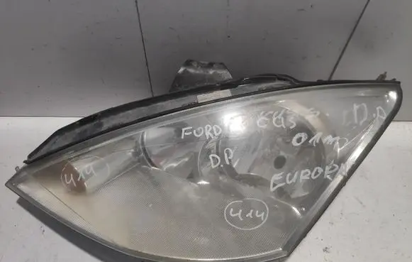 Ford Focus Headlight/headlamp 2M5113W030BD