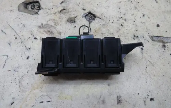Nissan X-Trail T32 Passenger airbag on/off switch KRIS235789