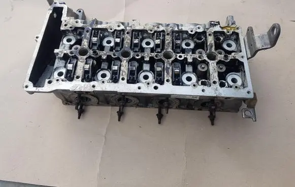 BMW 3 E90 E91 Engine head 7797678