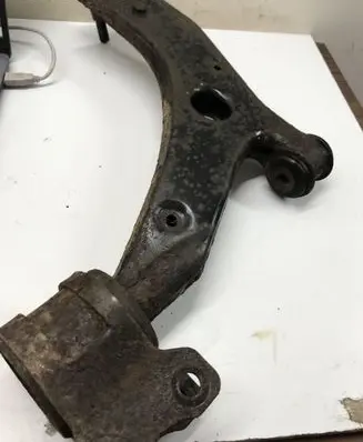 Ford Focus Front lower control arm/wishbone