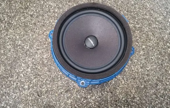 Hyundai Santa Fe Front door speaker 96330S1100