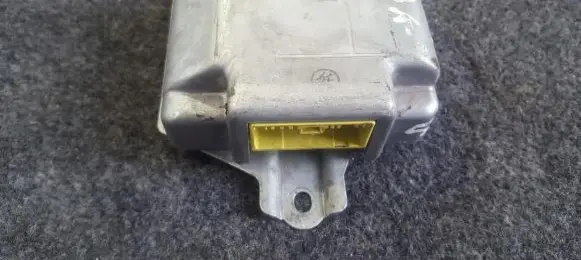 Suzuki Grand Vitara I Airbag control unit/module