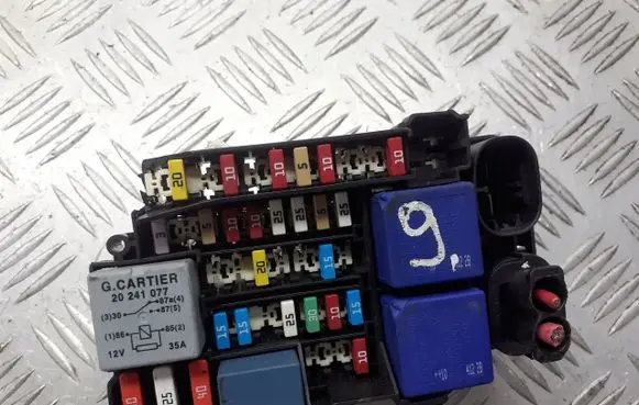 Renault Megane III Fuse box set 1801330-1D