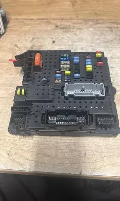 Volvo XC70 Fuse module 30786646