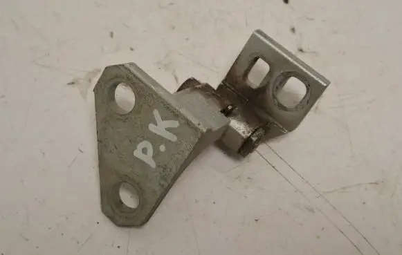 Volkswagen Golf Plus Front door upper hinge 1K0831401M