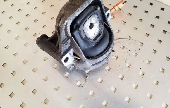 Audi A5 8T 8F Engine mount bracket 8K0199381