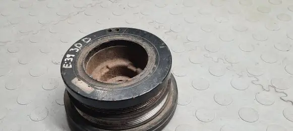BMW 5 E39 Crankshaft pulley 2247890